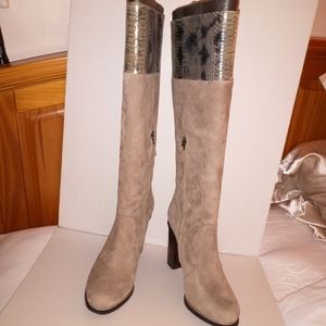 DianeVon Furstenberg Taupe/Snake Suede Boot sz 11m